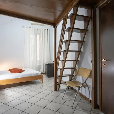 Homehouse Giulio Cesare-San Pietro *